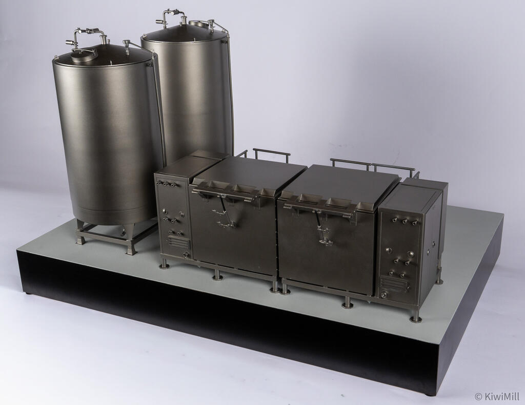 Back of the cook tank model from the right, two hinged lid sections between end cabinets with fittings and vents